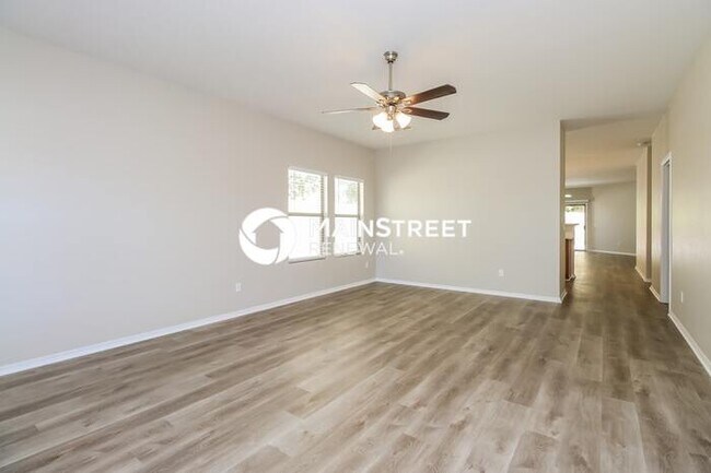 Photo - 4 Bedroom Pet-Friendly Home in MESA, AZ with Main Street Renewal