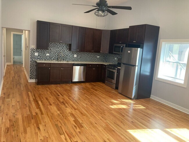 Photo - 1929 W Montrose Ave Unit 1S