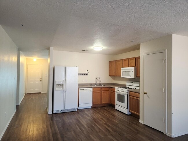 Photo - 5833 Sandoval Dr NE