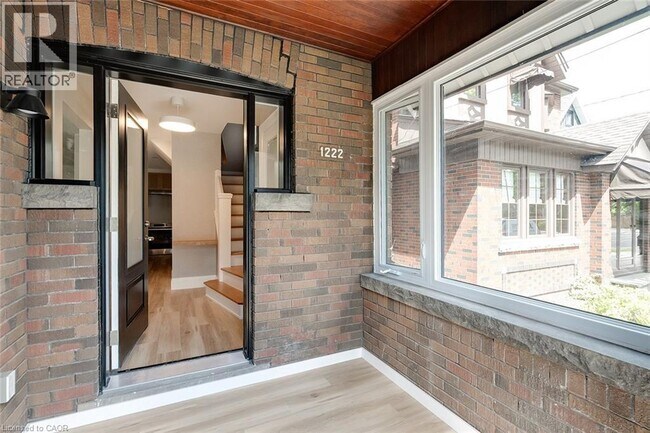Photo - 1222 King St W