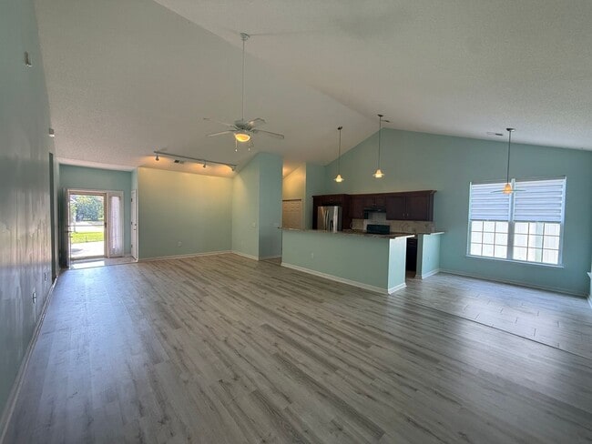 Photo - 2302 Clandon Dr
