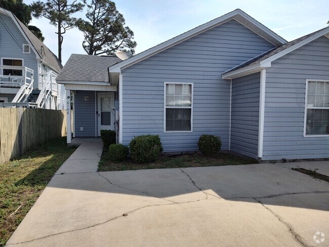 Building Photo - 6104/6106 Pinetree Ave Unit 6106 Pinetree Ave Rental