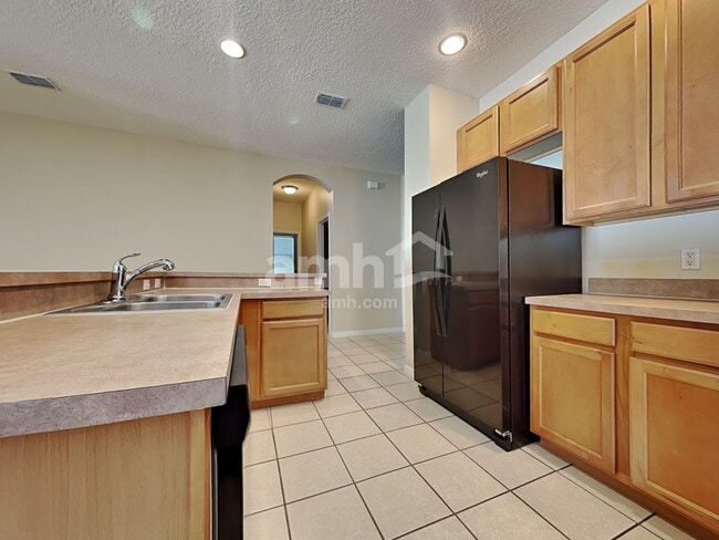 Photo - 1727 Lakelet Loop