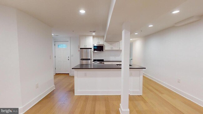 Photo - 472 Ridge St NW