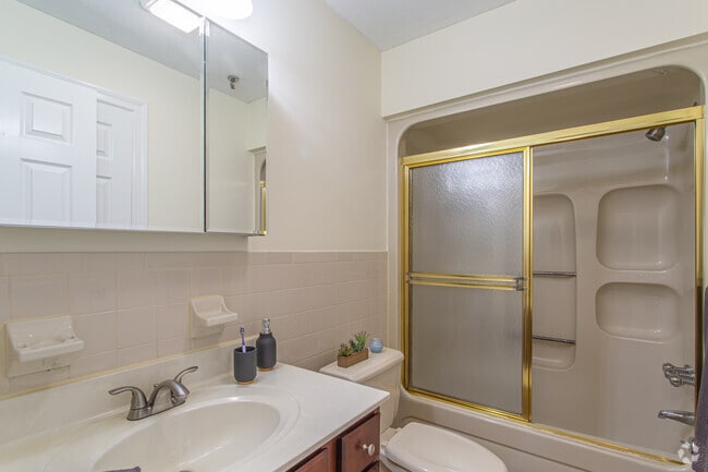 2BR Luxury /1200 sf Bathroom