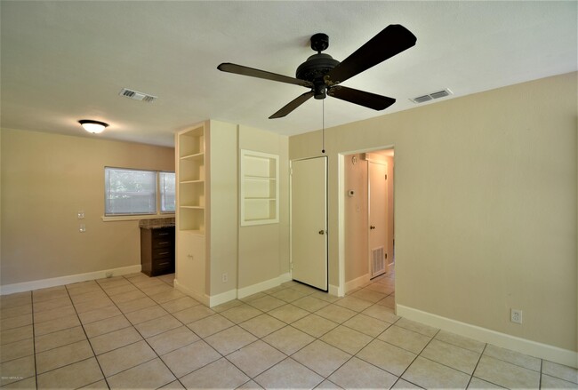 Photo - 1498 Stimson St