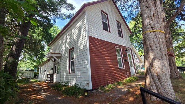 1BR 1BA Main Level Unit - Tri-plex Property in Stillwater