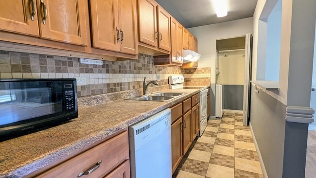 Photo - 1965 N Hicks Rd Unidad 107