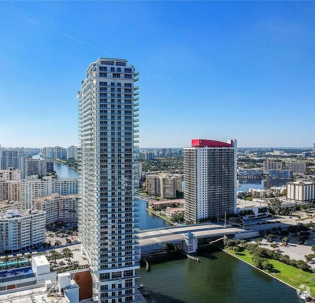 Building Photo - 4010 S Ocean Dr Unit T4301 Rental