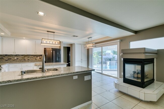 Photo - 685 Lynmar Ct