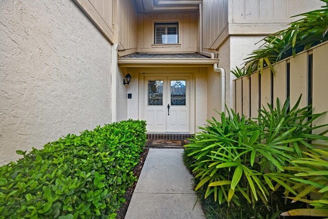 Building Photo - 16914 Waterbend Dr Unit 270