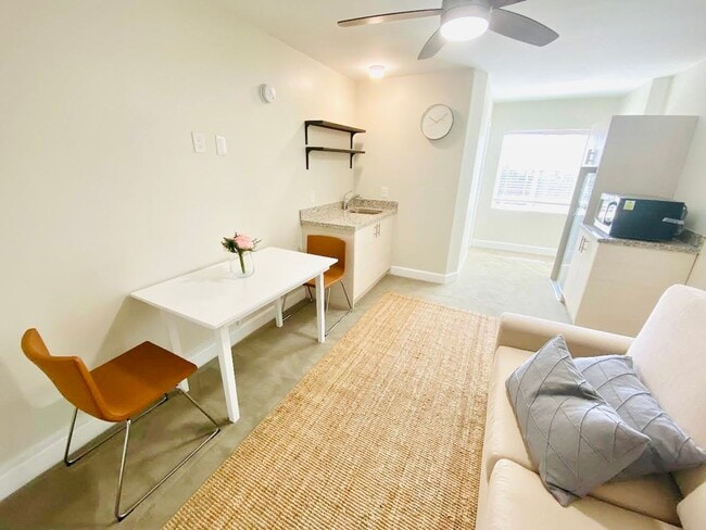 REMODELED STUDIO APARTMENT AVAILABLE IN TH... - REMODELED STUDIO APARTMENT AVAILABLE IN TH... Unit 1141 Silverado St #121