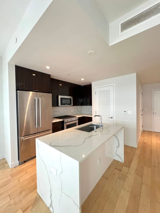 Building Photo - 800 Ave At Port Imperial Blvd Unit 407 Rental