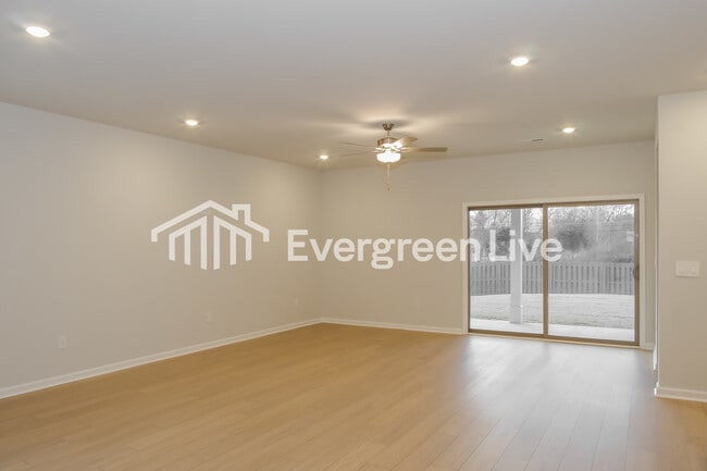 Photo - 230 Exeter St