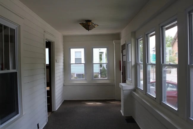 Photo - 112 E Cottage Grove Ave