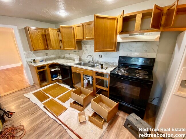 Photo - 335 Baker St Unit 2