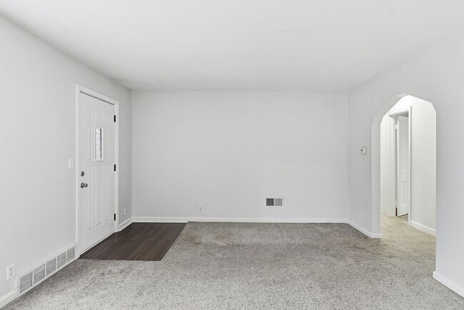 Photo - Spacious Three Bedroom!