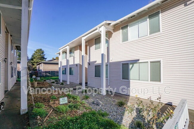 Building Photo - 4420 Gibbons St Unit B