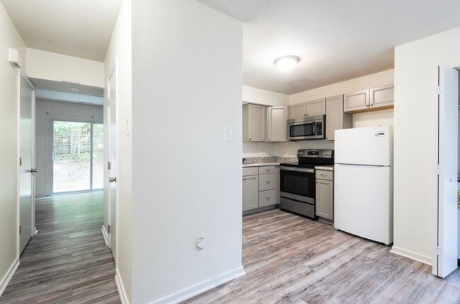 Photo - 15249 Broadwater Cir