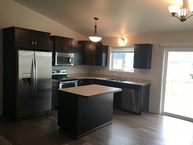 Photo - 3 Bed 2 Bath Twin Home