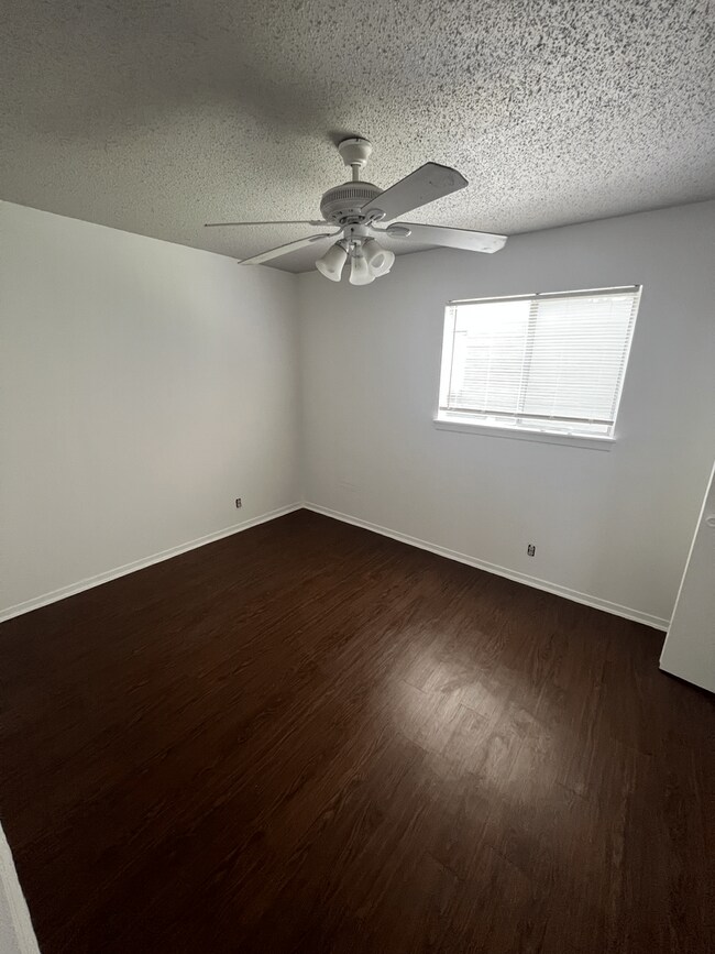 Photo - Great one bedroom in Hyde Park! Unit 102