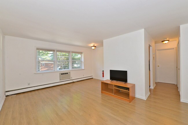 Photo - Chestnut Station