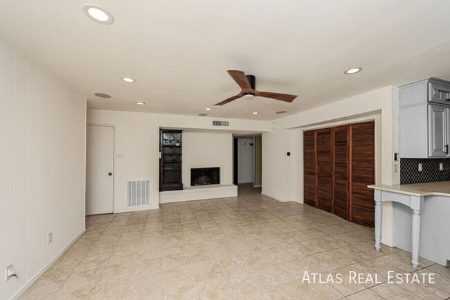 Photo - 2021 Christie Ln