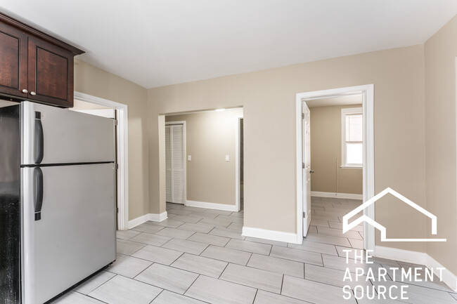 Photo - 2618 N Harding Ave Unit G