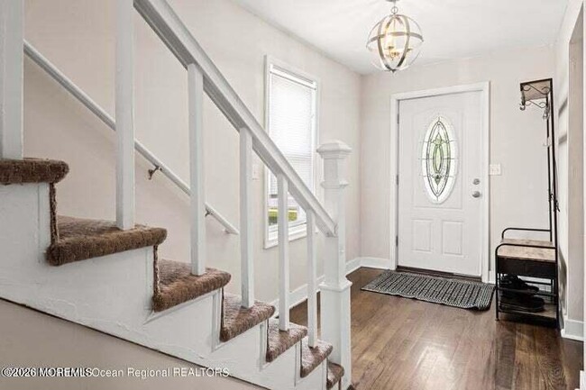 Photo - 109 S Main St