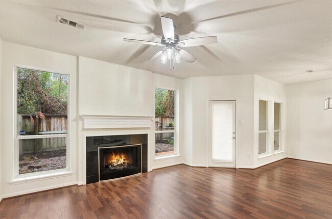 Photo - 100 S Piper Trace Condo