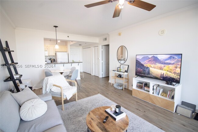 Building Photo - 2665 SW 37th Ave Unit 911