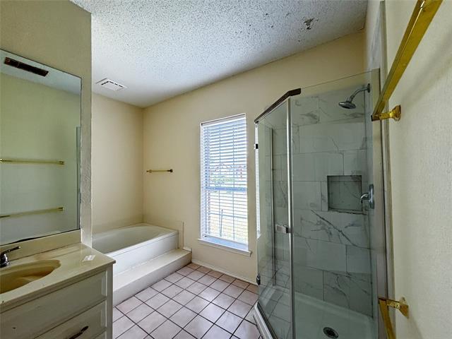 Photo - 2812 Clearmeadow Dr