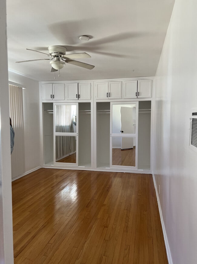 Photo - 1118 S Sherbourne Dr Apartamentos