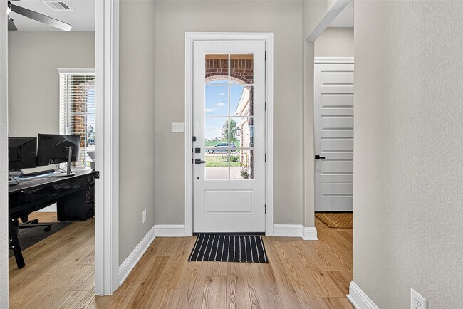 Photo - 2135 Tioga Vw Dr