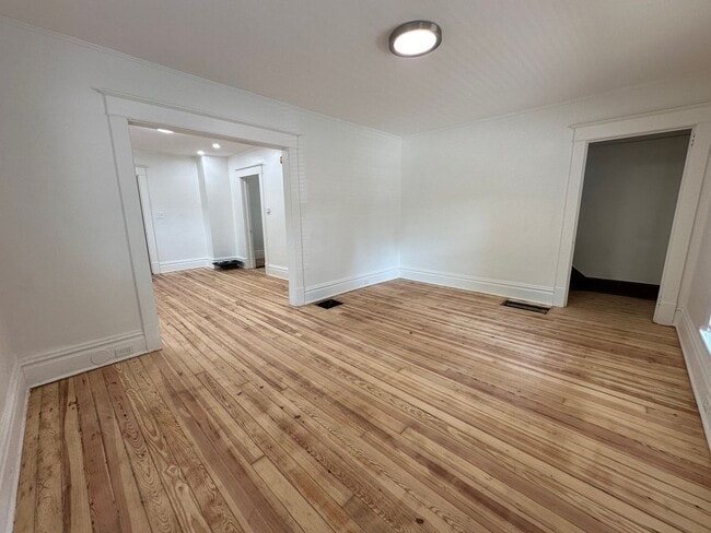 Photo - 1253 College Ave NE