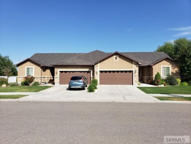 Photo - Charming 3-Bedroom, 2-Bathroom Twin Home in Stonebridge Subdivision