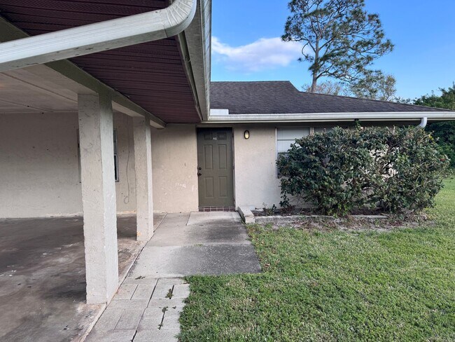 Building Photo - 907 Weatherbee Rd, Ft. Pierce, FL