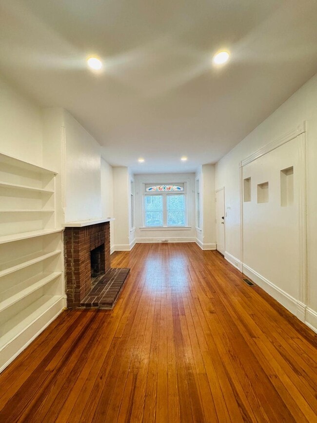 Photo - 310 3rd St SE