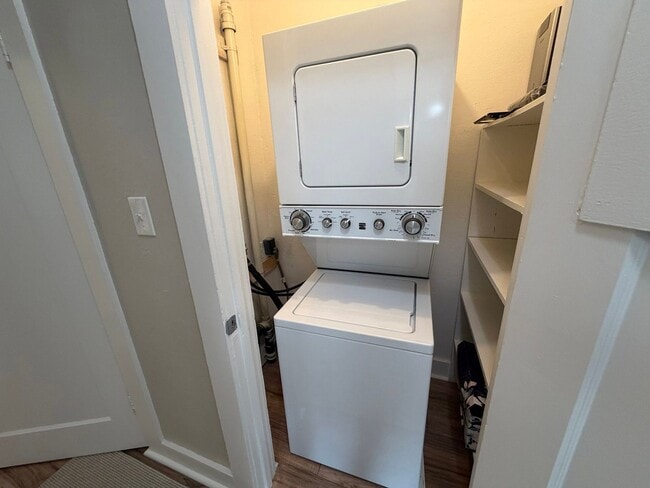 Photo - 1095 Morris Ct