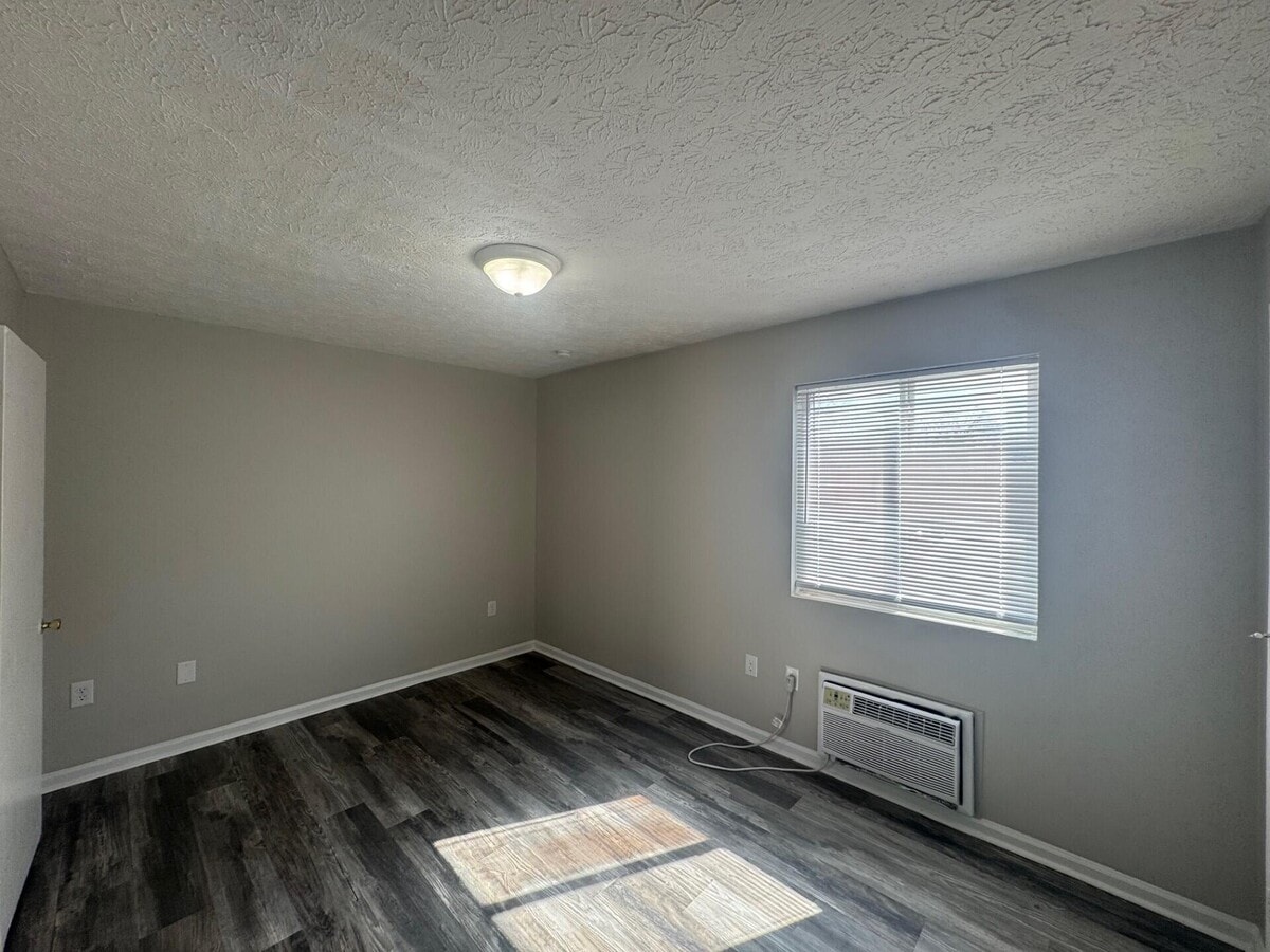 Photo - 1213 W Main St