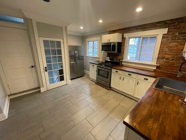 Photo - 1671 Franklin Ave