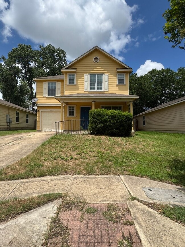 Building Photo - 3 BR/2.5BA | Single Family Home | 1-Car Garage | Fenced backyard!