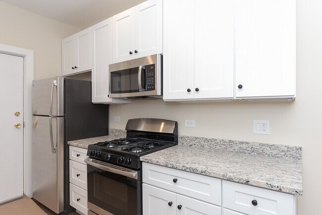 Photo - 1360 E 52nd St Unit N2