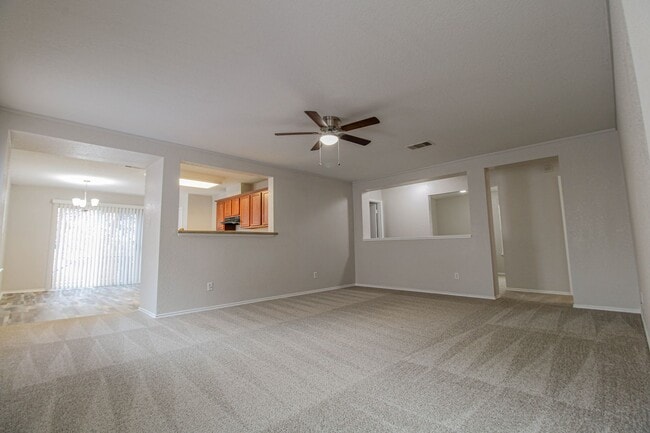 Photo - 511 Mathis Mdw