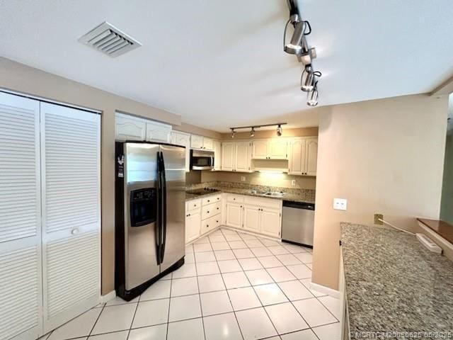 Photo - 200 SE Four Winds Dr Unidad 210 Rental