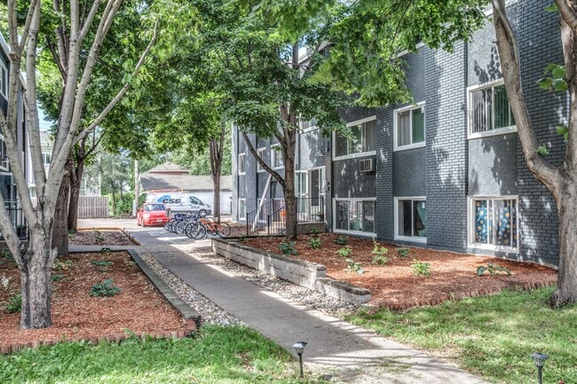 Photo - 732 Polk St NE