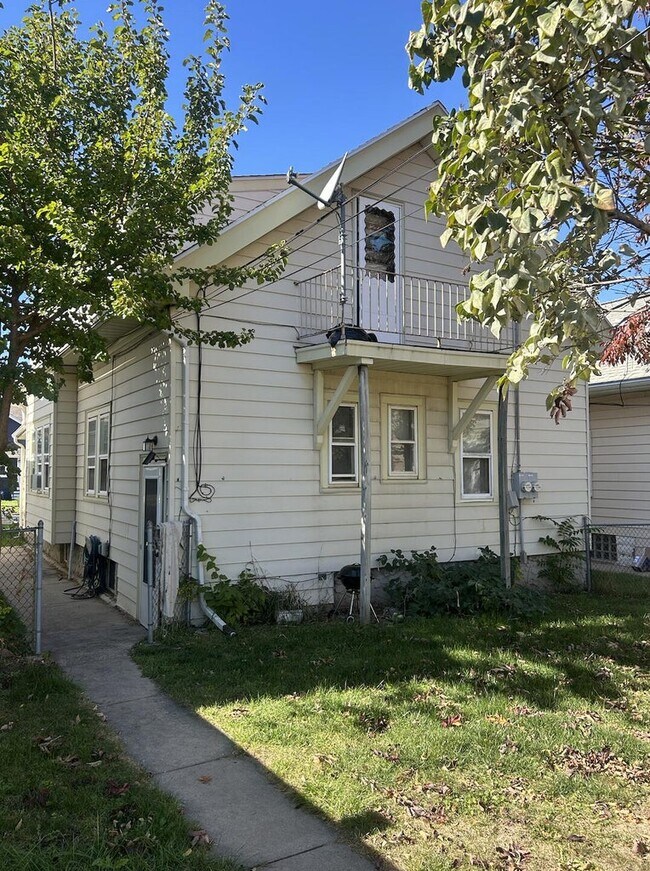 Photo - 1222 S 74th St Unit LOWER