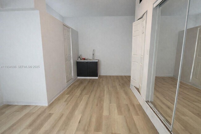 Building Photo - 15730 SW 140th St Unit 15730