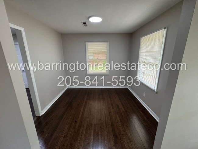 Photo - 1720 2nd St NE