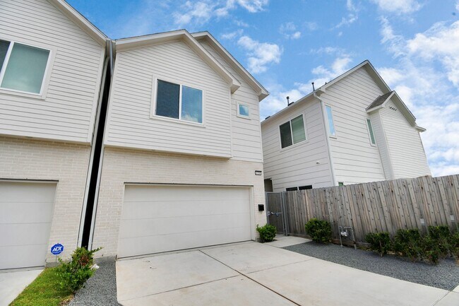 Photo - 4709 Oats St